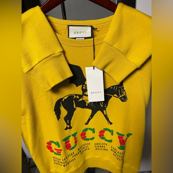 Gucci Super Runway “GUCCY” Mustard Yellow Crewneck Sweater Men’s Size Medium NWT - Picture 6 of 10